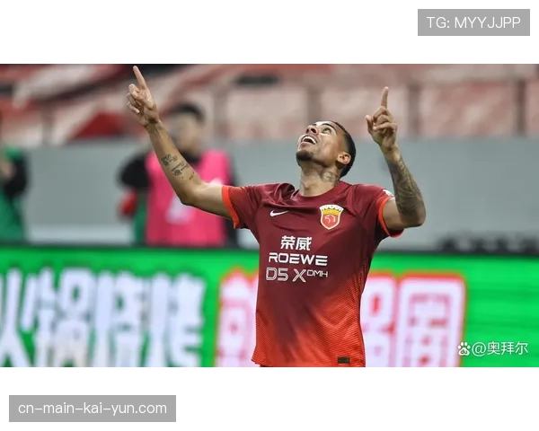 古斯塔沃头球破门展现抢点能力 河南队定位球战术奏效